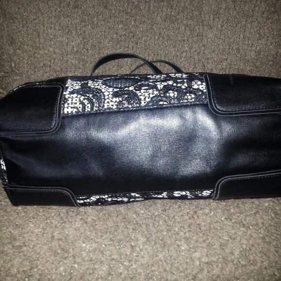 JUICY COUTURE-White/Black Perforated Large Tote-Lace Overlay-New - Picture 4 of 6